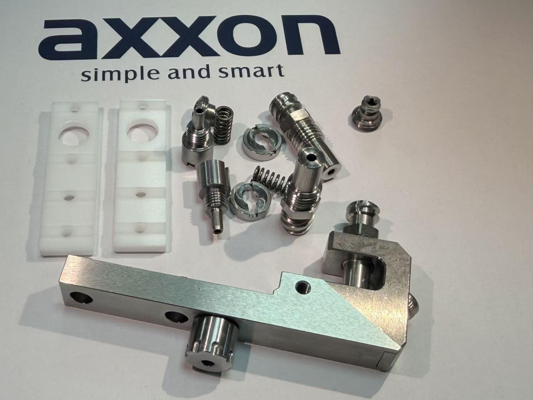 شیر پیزو Axxon